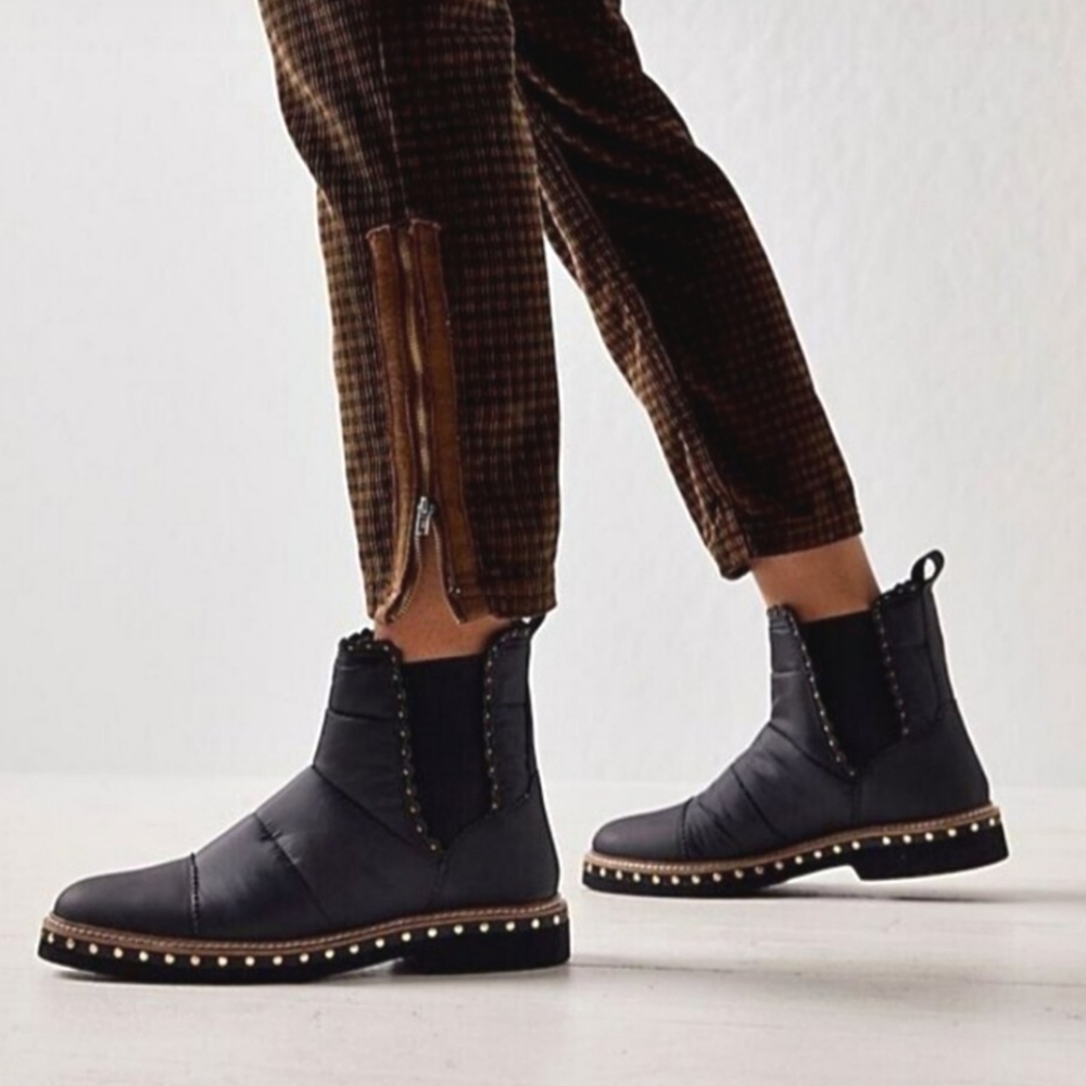 FREE PEOPLE Size 38.5 US 8 Black Atlas Chelsea Puffer Ankle Boots NEW